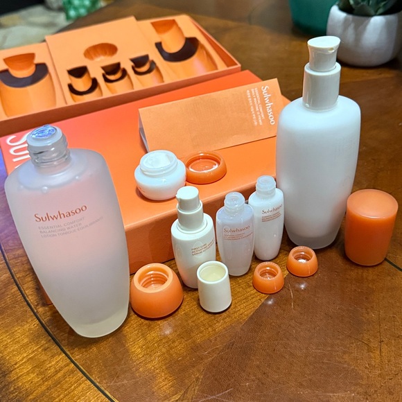 Sulwhasoo Essential Comfort Daily Routine Skincare 6 pcs Gift Set!!🔥🔥🔥 - Picture 9 of 16